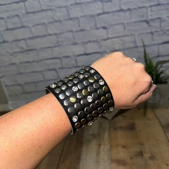 Dazzle Crystal Rhinestone Metal Studs Style Leather Wrap Fashion Bracelet - Picture 1 of 9